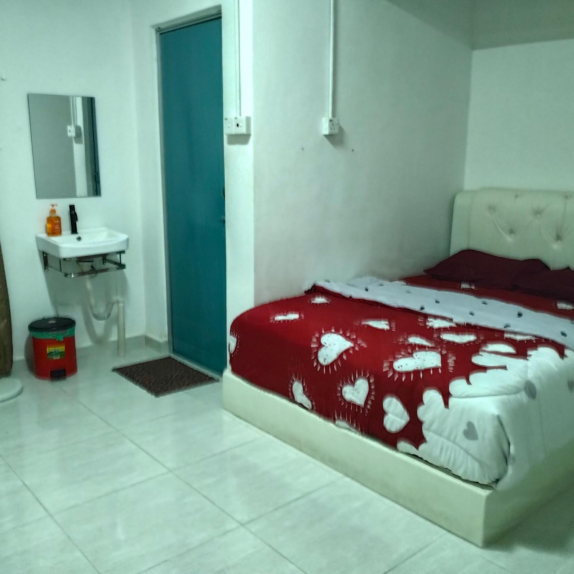 Airport Kbr Riverside Roomstay Freebies Shuttle Кота-Бару Экстерьер фото